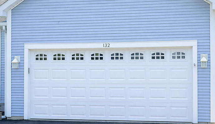 Aluminum garage door