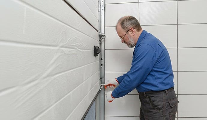 Professional garage door repairing service