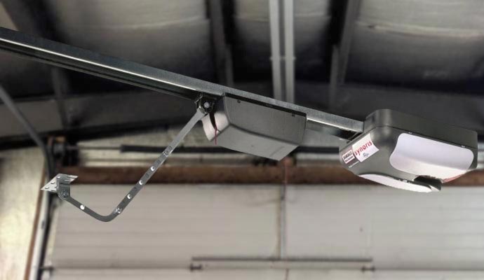 Sommer Synoris garage door opener